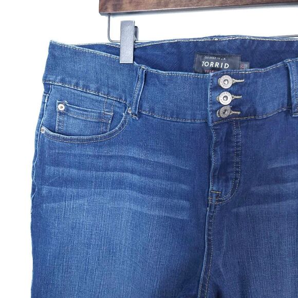 TORRID New With Tags Medium Blue Wash Whiskered Stretch Skinny Jeggings Size 22T - Picture 5 of 7